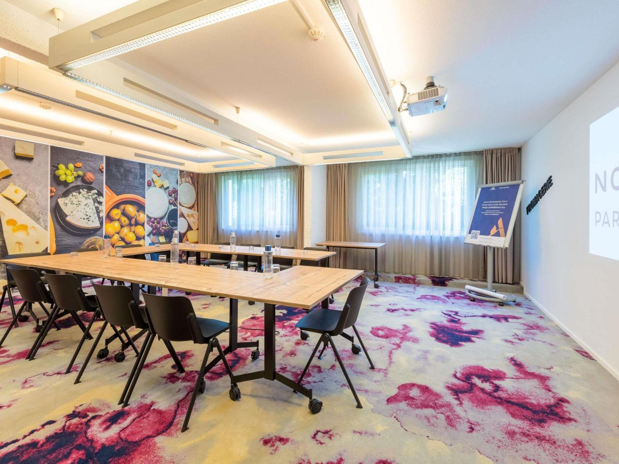 Novotel Saclay Exterior photo