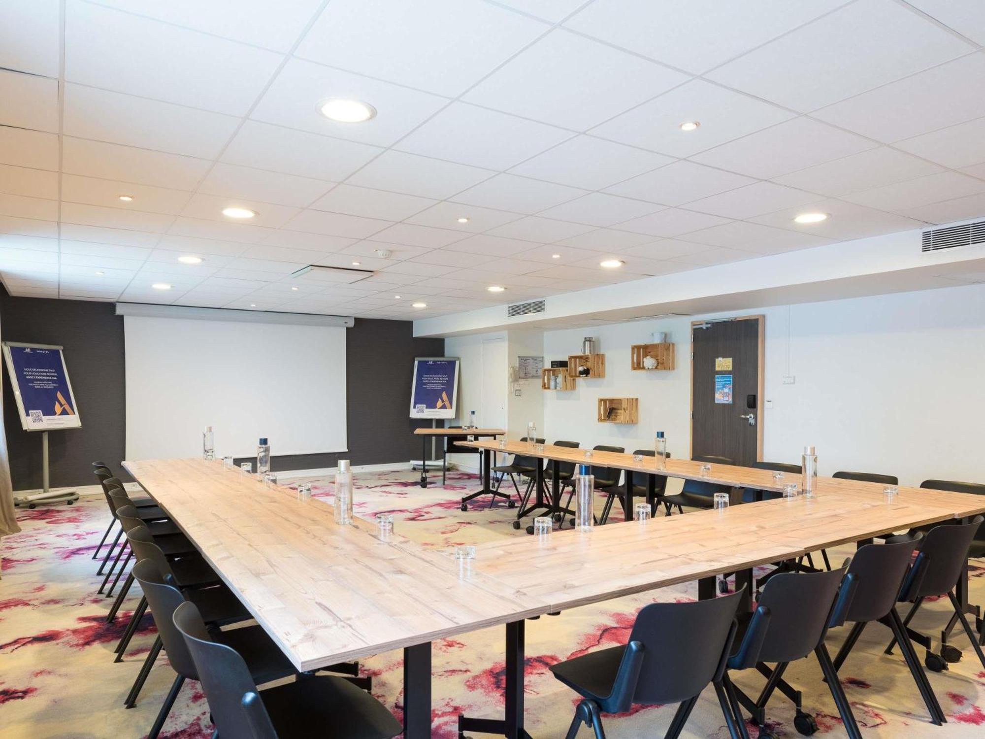 Novotel Saclay Exterior photo