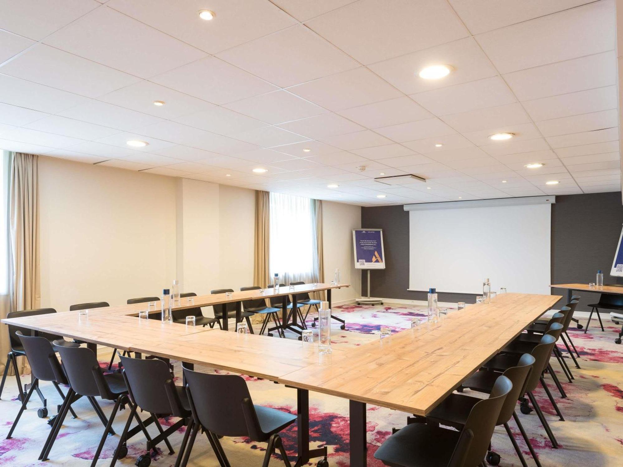 Novotel Saclay Exterior photo
