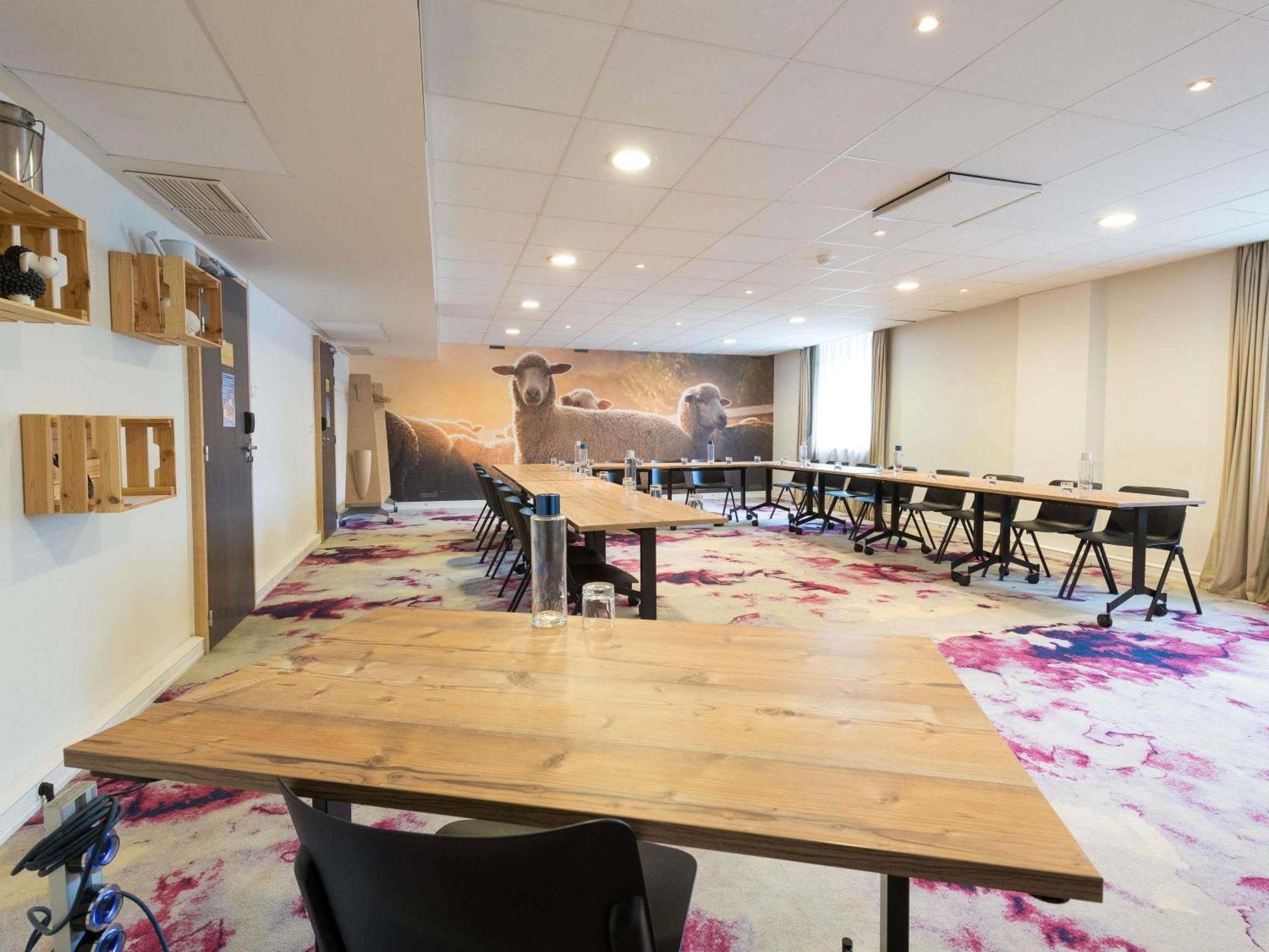 Novotel Saclay Exterior photo